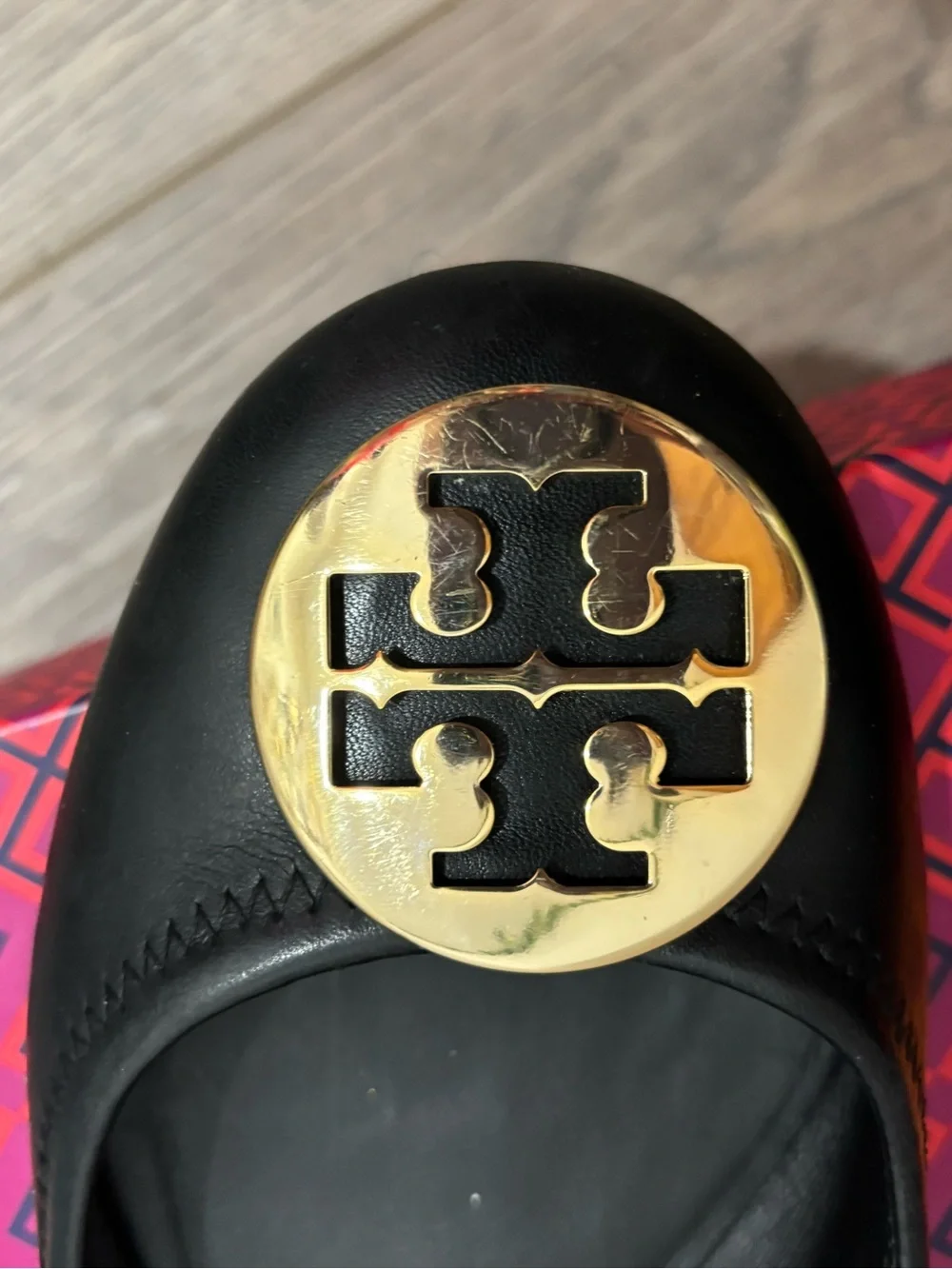 Tory Burch Black Leather. Ballet Flats with Gold Logo Medallion. Size 8
